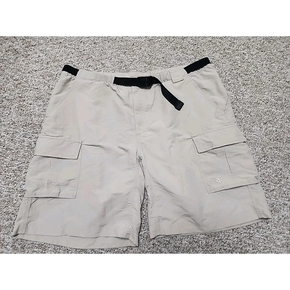 The North Face Shorts Mens XXL Nylon Regular Fit Beige Flat Front‎ Belted Cargo